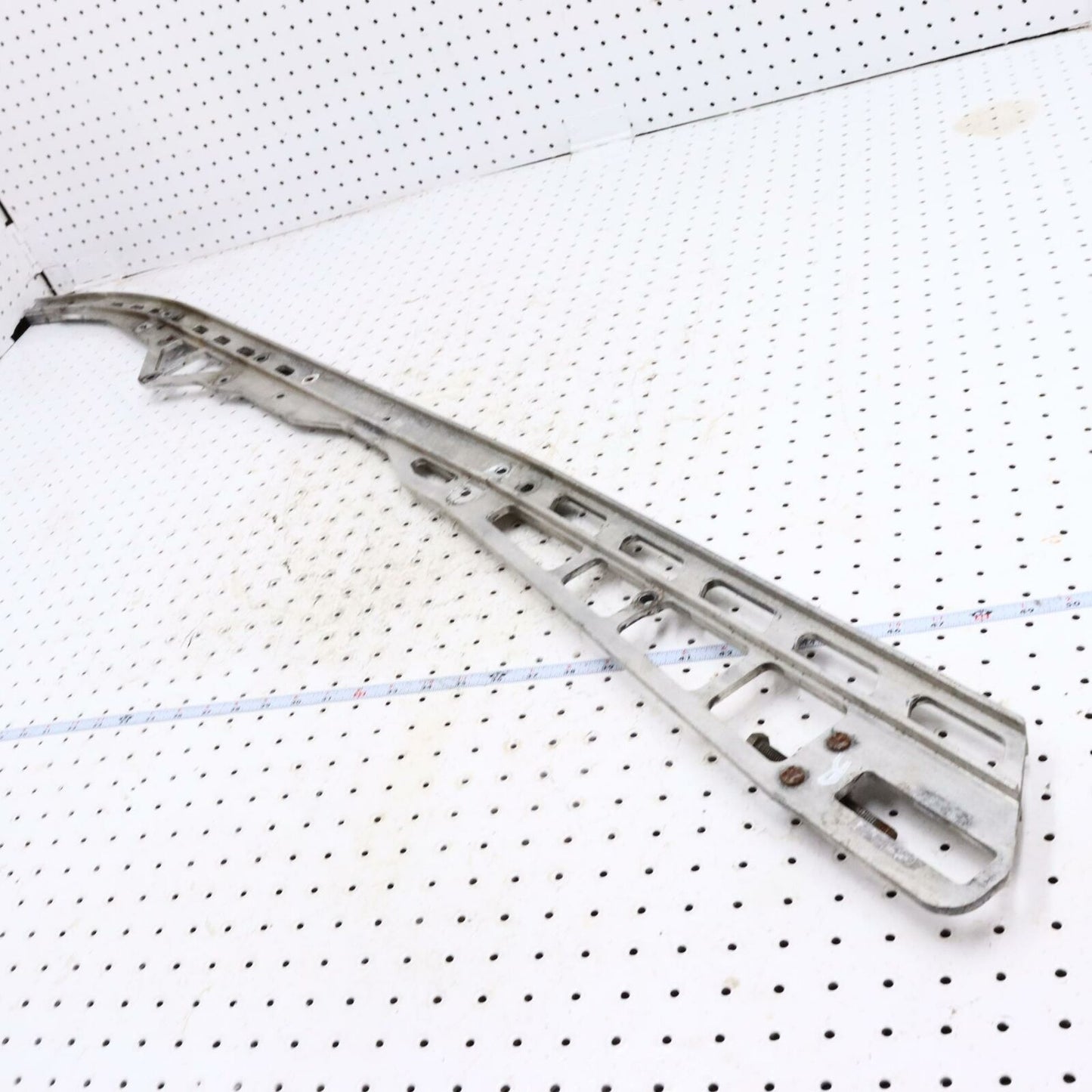 2009 POLARIS RMK 800 RIGHT SLIDING SKID FRAME SUSPENSION RAIL 1542470 1542777