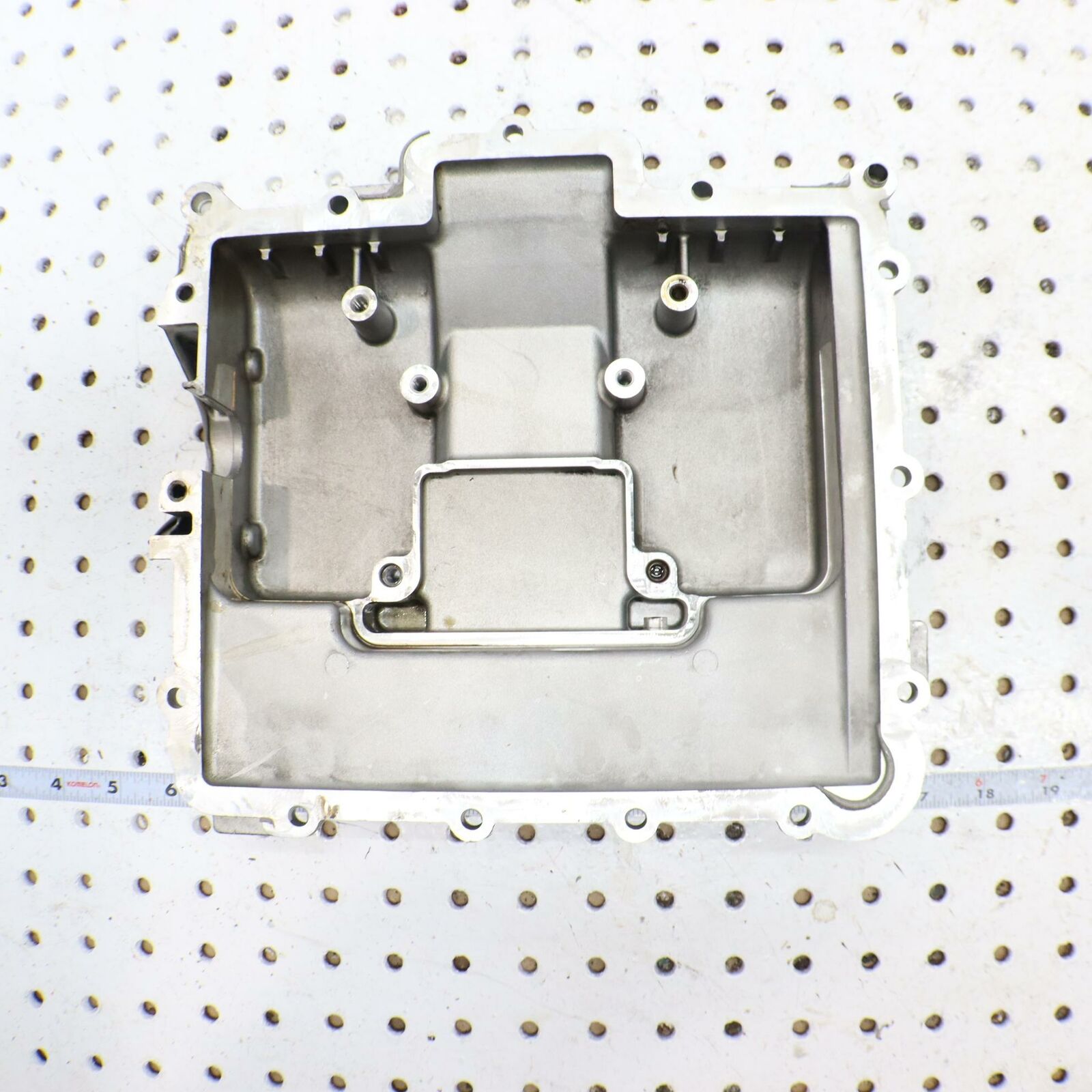2006 POLARIS SWITCHBACK ENGINE MOTOR BOTTOM OIL PAN COVER DRY SUMP 0452985