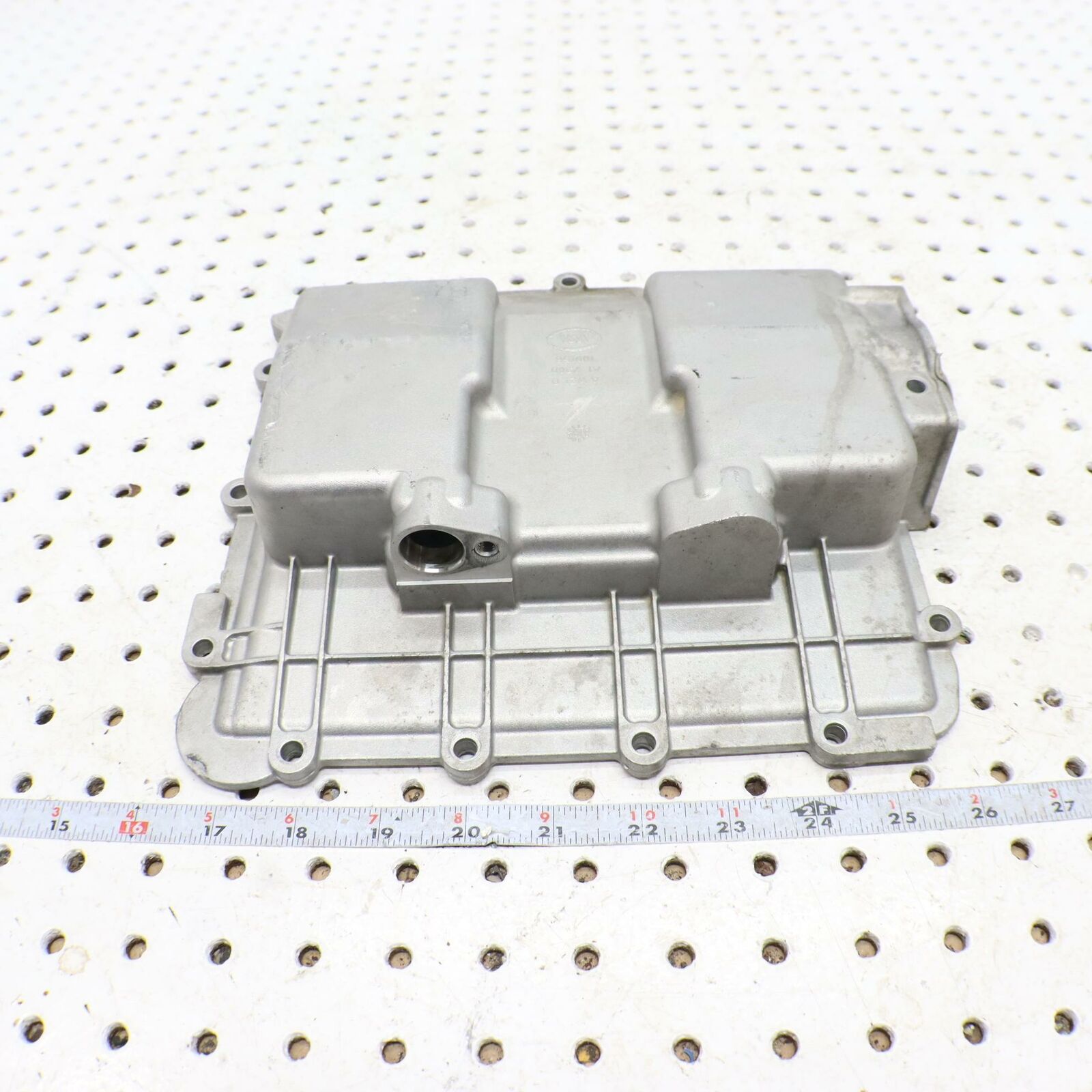 2006 POLARIS SWITCHBACK ENGINE MOTOR BOTTOM OIL PAN COVER DRY SUMP 0452985