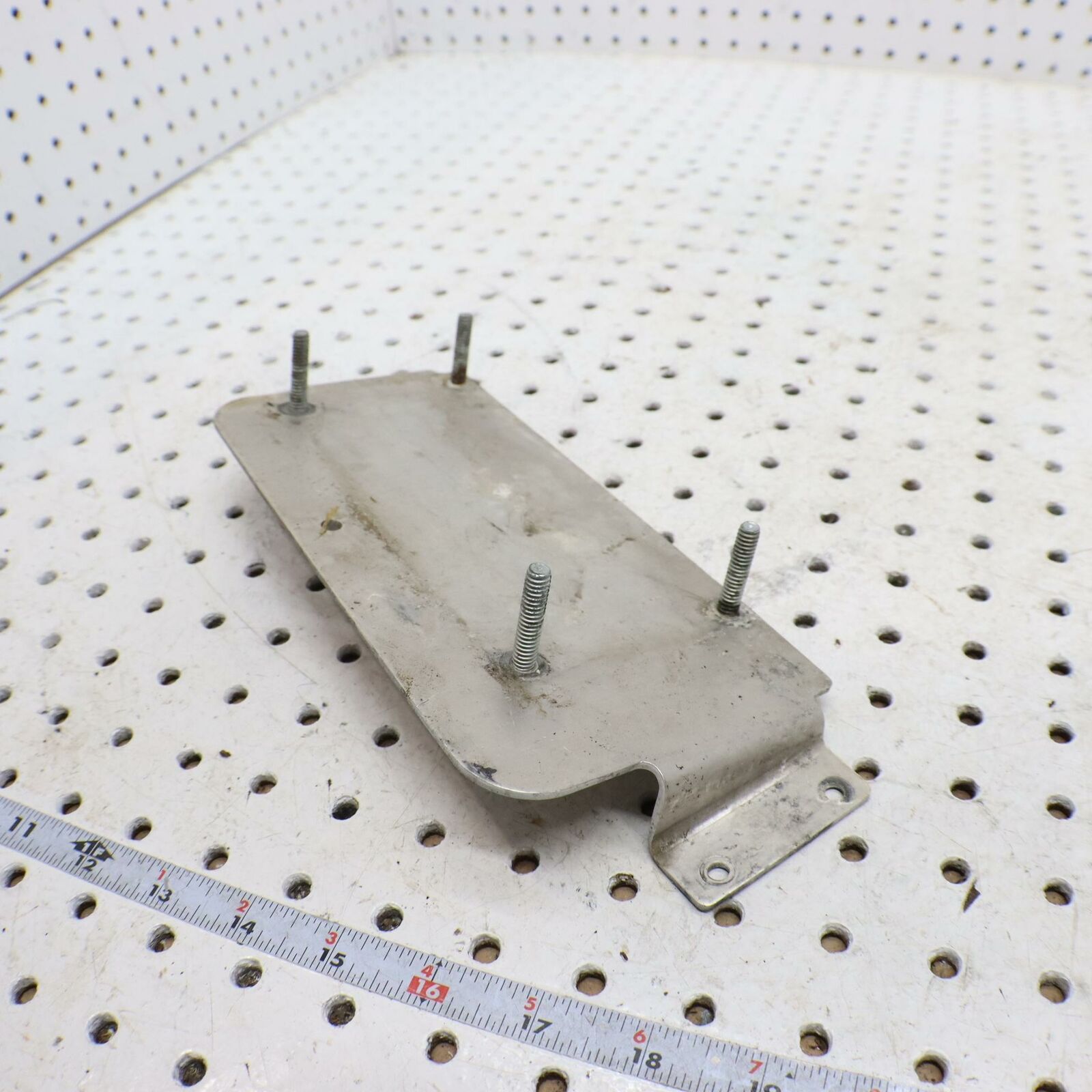2006 POLARIS SWITCHBACK ASM BRKT OIL COOLER 1015467