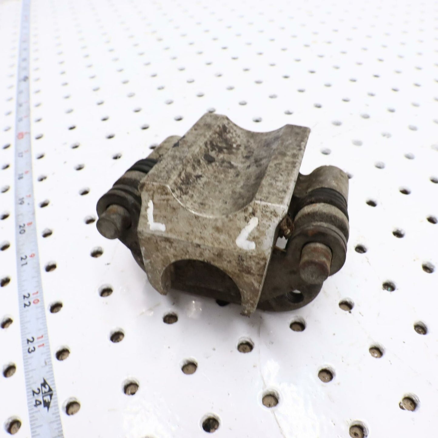 1996 POLARIS SCRAMBLER 400 LEFT FRONT BRAKE CALIPER 1910173 1910271