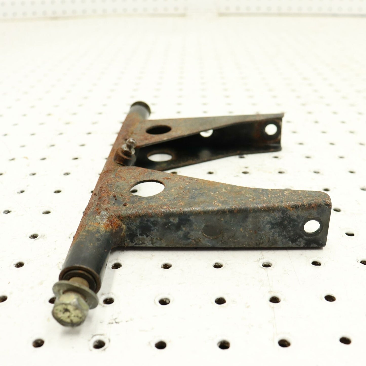 2007 POLARIS RMK 600 REAR SUSPENSION REAR PIVOT ARM 1541832-067