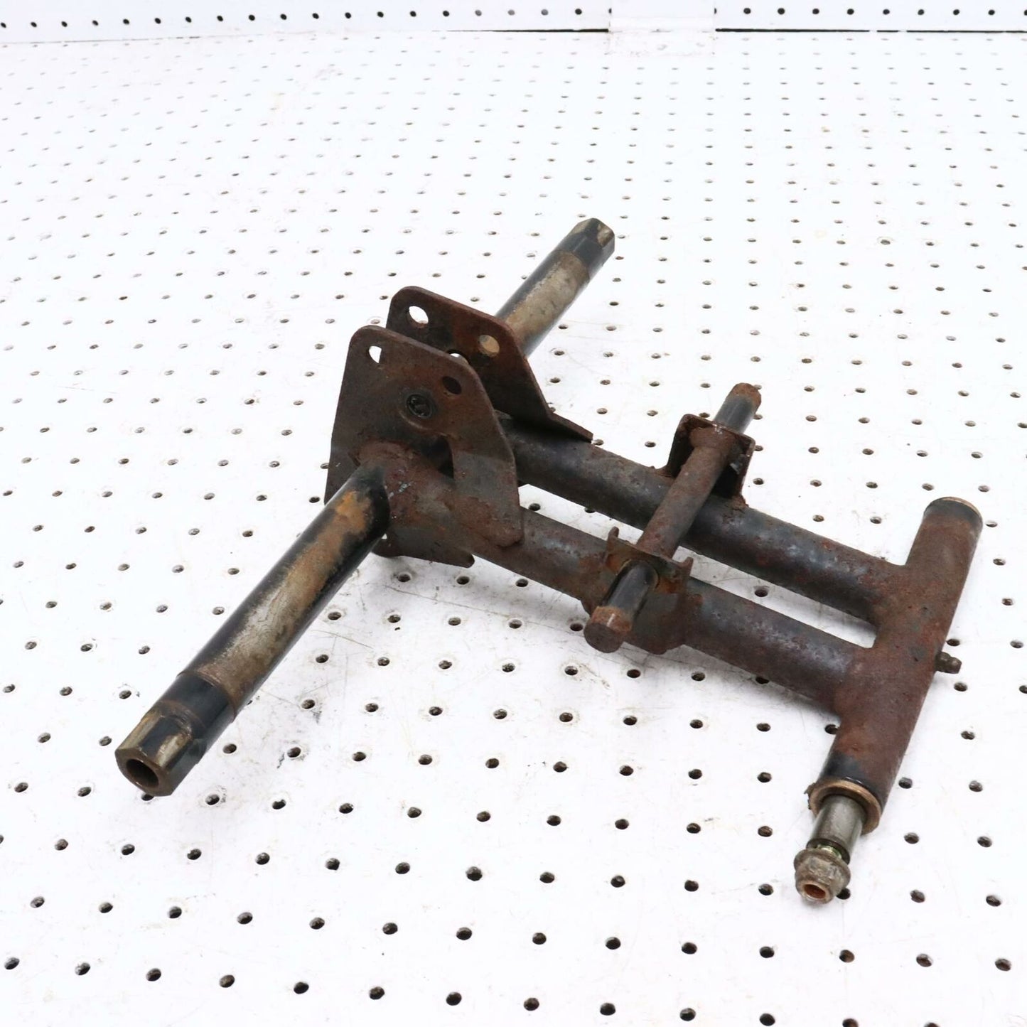 2007 ARCTIC CAT F6 REAR BACK SUSPENSION FRONT TORQUE PIVOT ARM 1704-702