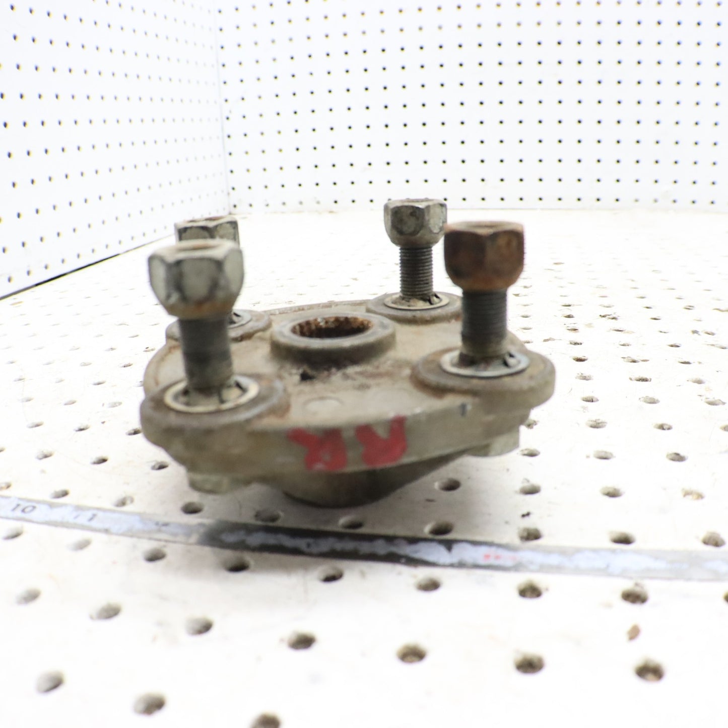 1995 Polaris Xplorer 400 REAR Wheel Hub 2200341