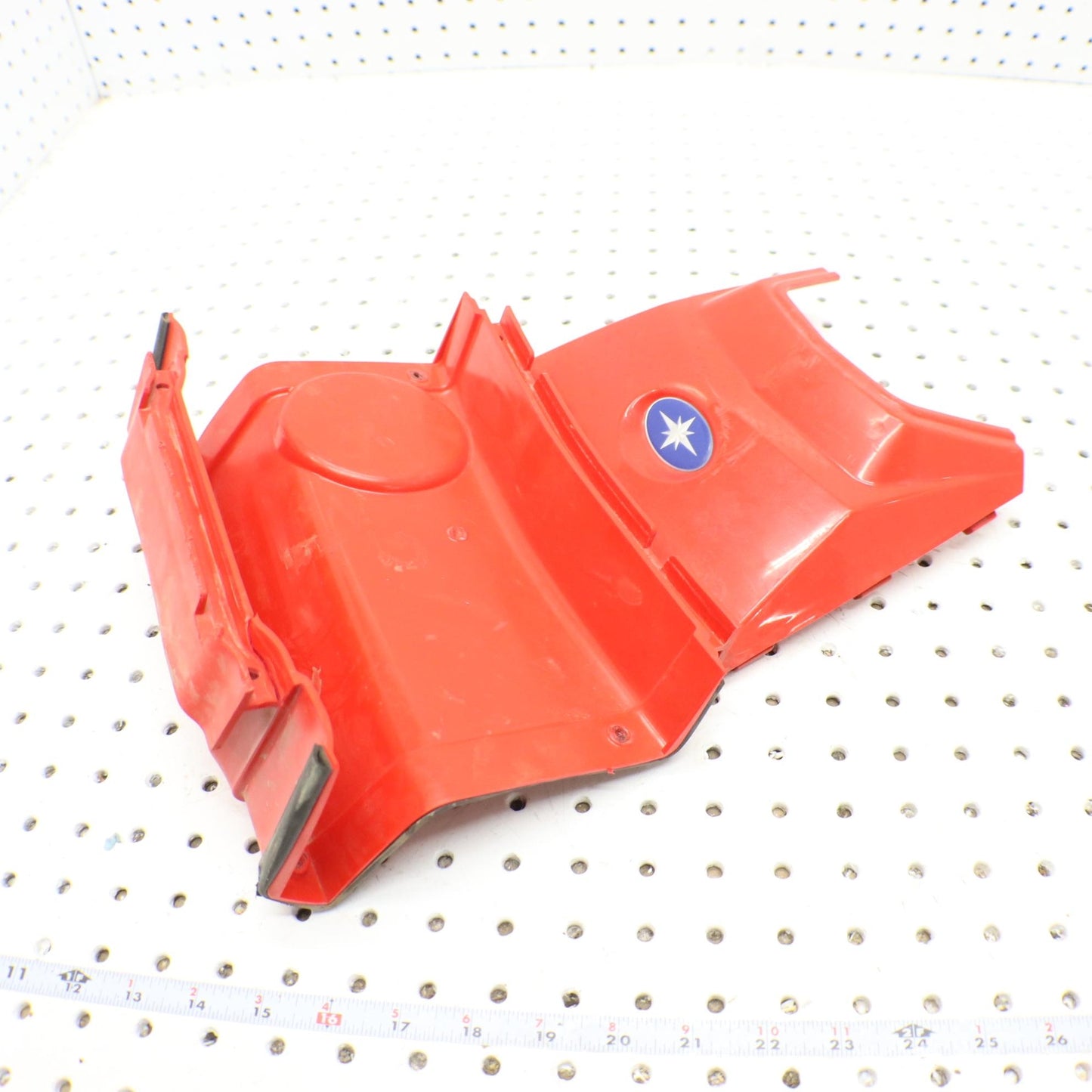 2016 POLARIS SPORTSMAN 570 FRONT FENDER COVER RED 5439069-293 CRACK