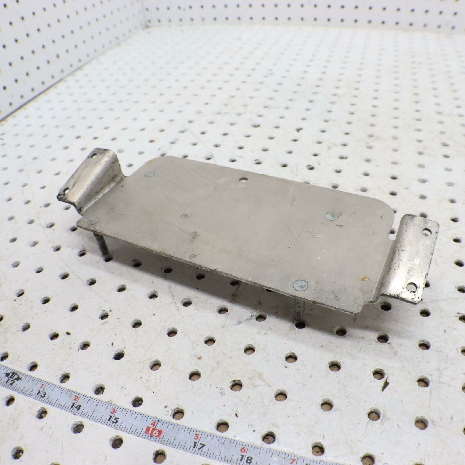 2006 POLARIS SWITCHBACK ASM BRKT OIL COOLER 1015467