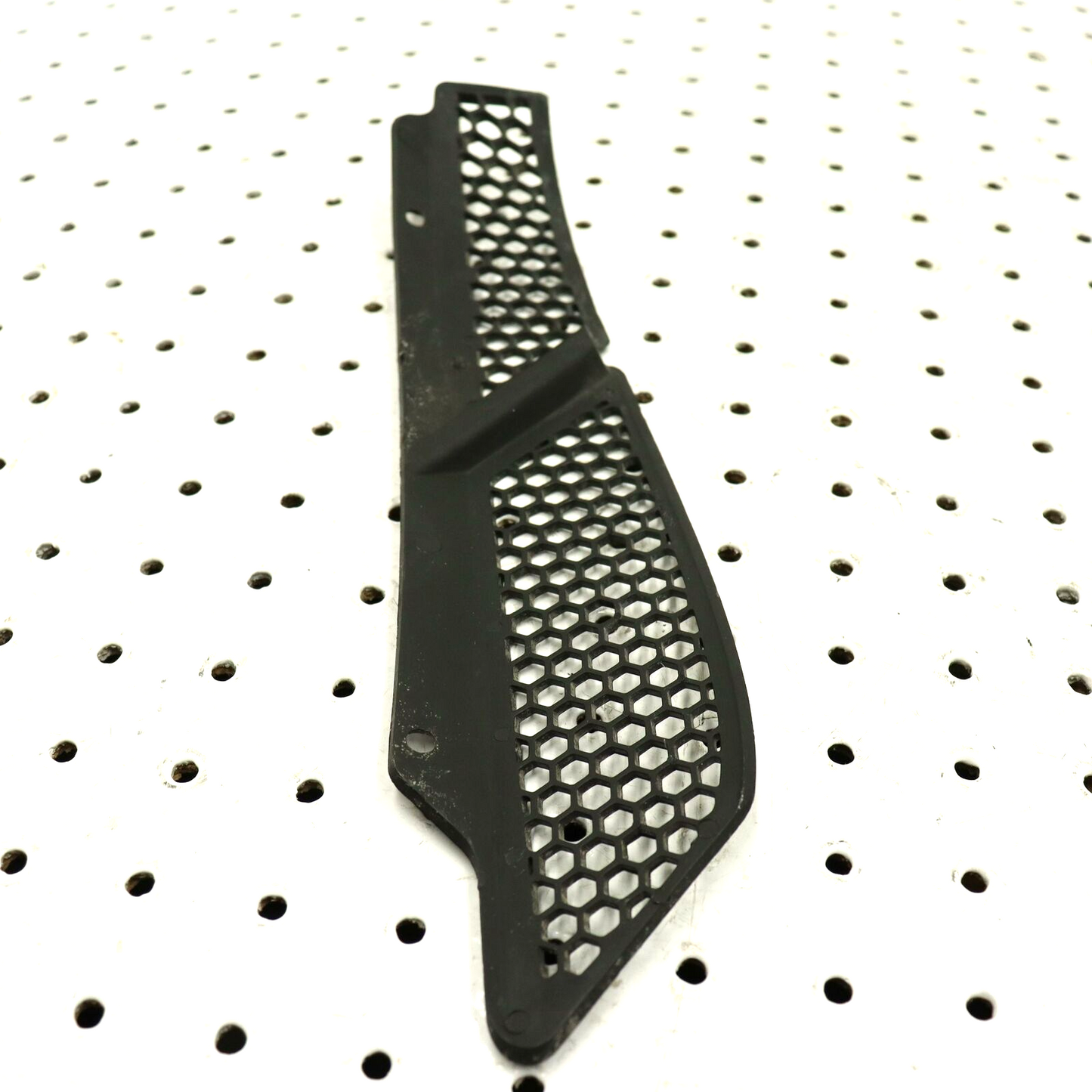2007 POLARIS RMK 600 HOOD VENT SCREEN 5435849-070