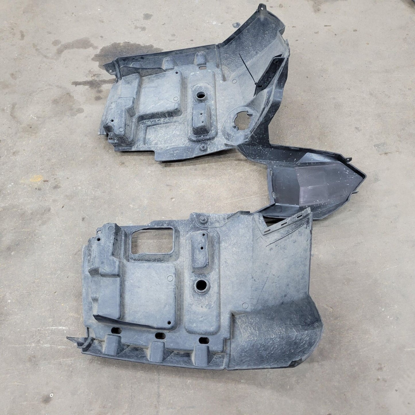 2009 POLARIS SPORTSMAN XP 850 FRONT FENDER 2633779-464