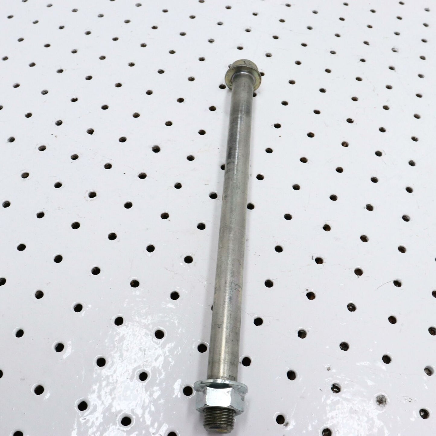 2009 KAWASAKI NINJA 250R SWINGARM BOLT SUSPENSION PIVOT AXLE 33032-1134