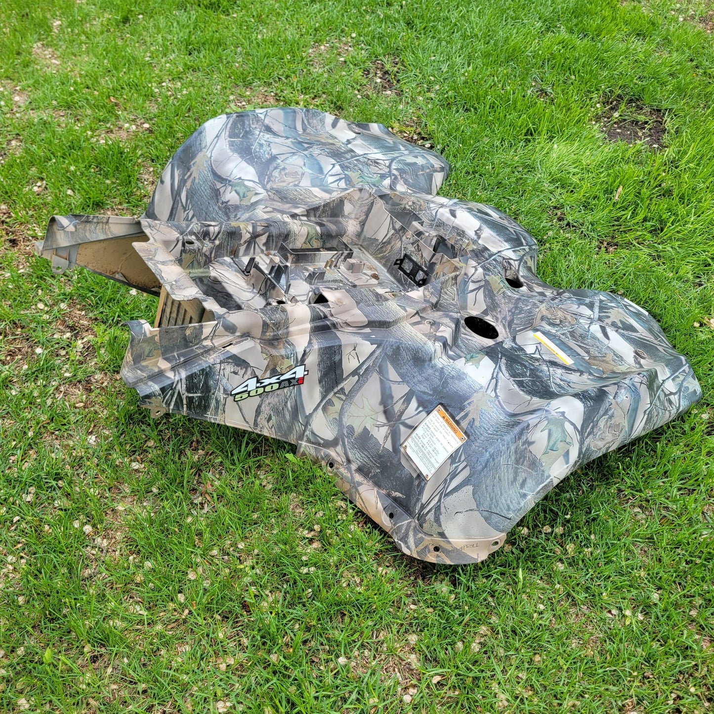 2016 SUZUKI KING QUAD 500 REAR FENDER CAMO 63111-31GC3-PHW; 63111-31G42-PHW