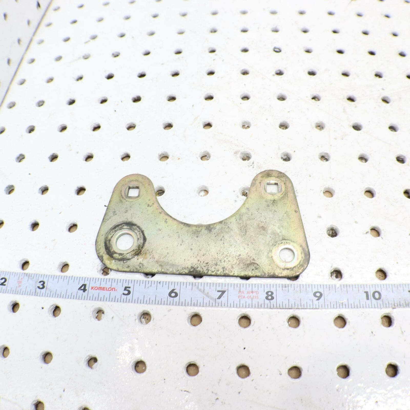 2006 POLARIS SWITCHBACK PLATE FRT MNT 5249387