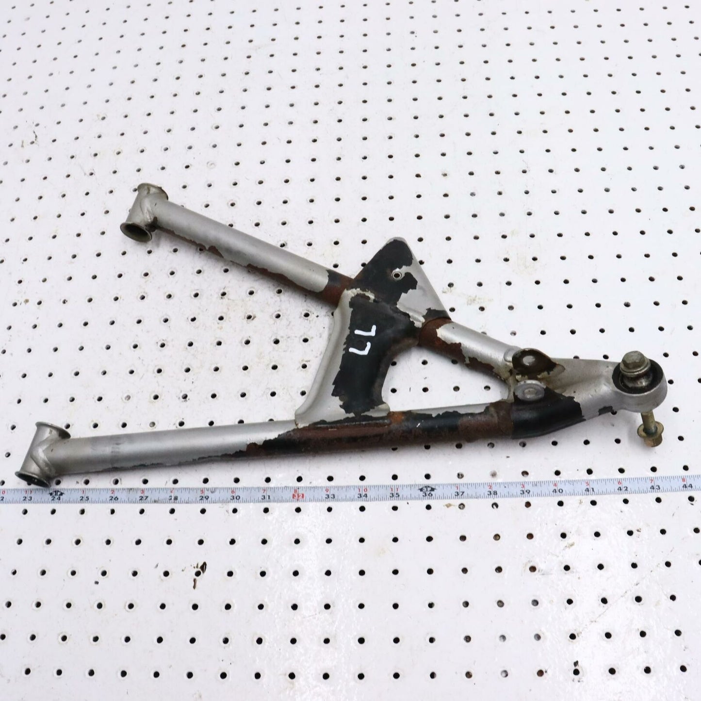 2006 POLARIS SWITCHBACK LEFT FRONT LOWER SUSPENSION CONTROL A ARM 2203021-385