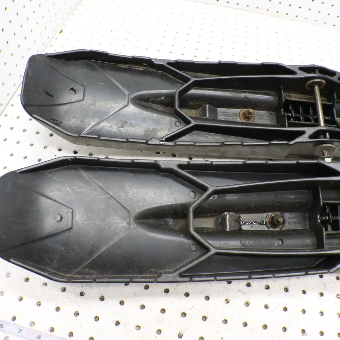 2016 Polaris Rush 800 Skis 1823916-070; 1825027-070