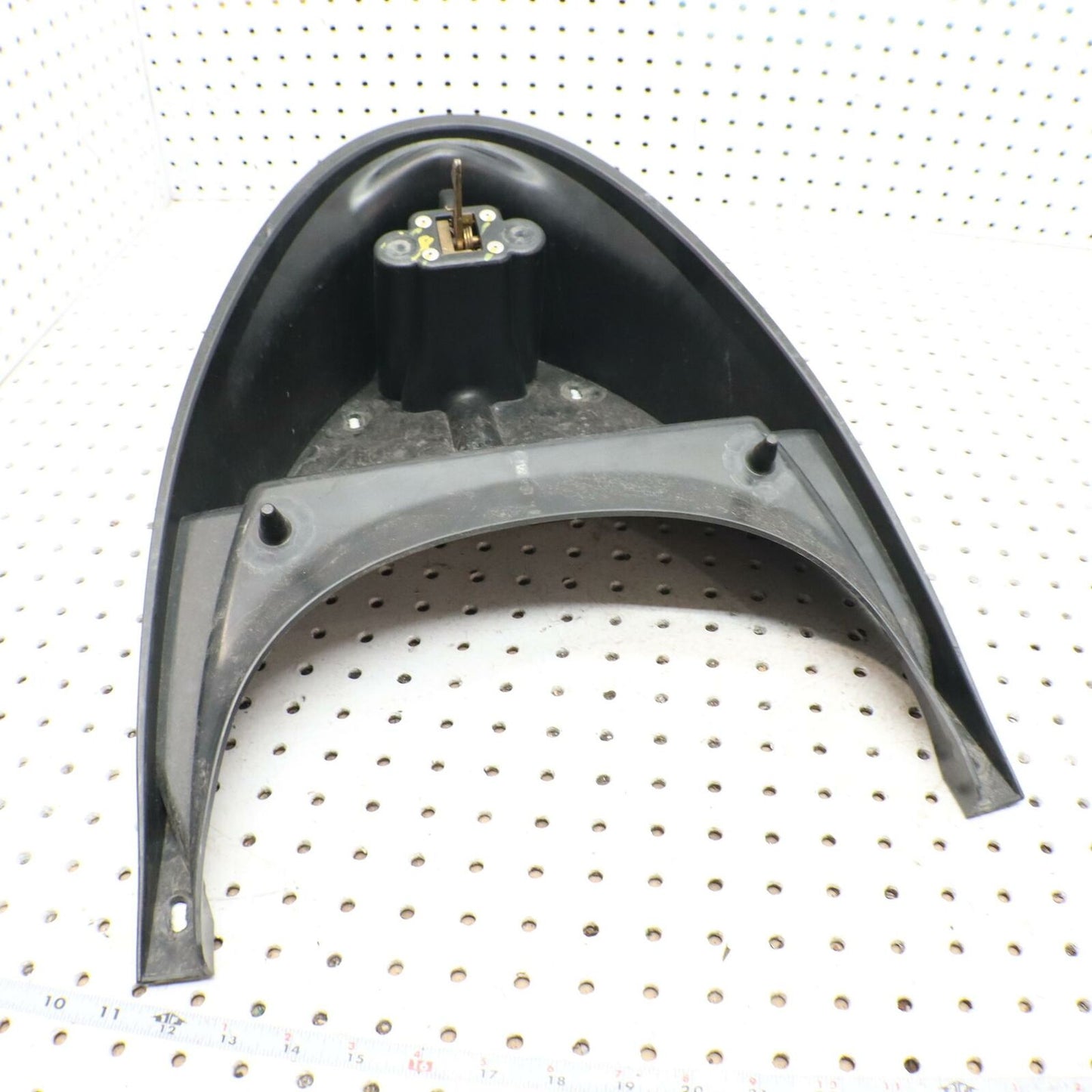 2006 POLARIS SWITCHBACK SEAT WEDGE ASM, BLK 2632845-070