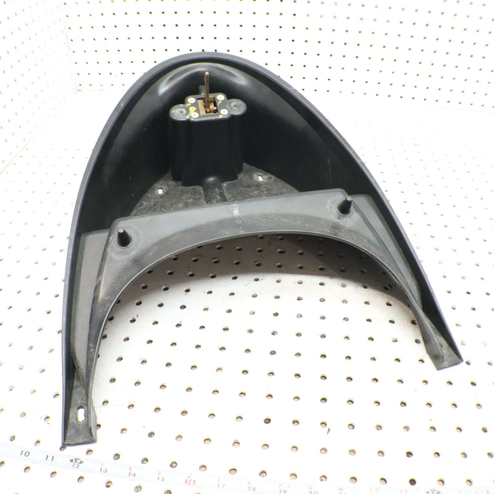 2006 POLARIS SWITCHBACK SEAT WEDGE ASM, BLK 2632845-070