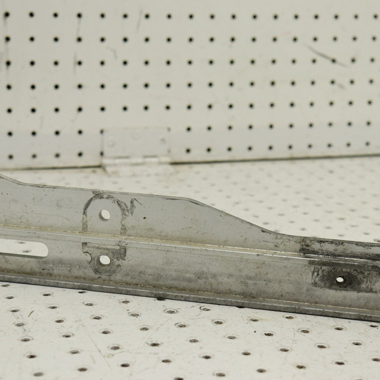 2007 POLARIS RMK 600 RIGHT SLIDING SKID FRAME SUSPENSION RAIL 1542236 1542237