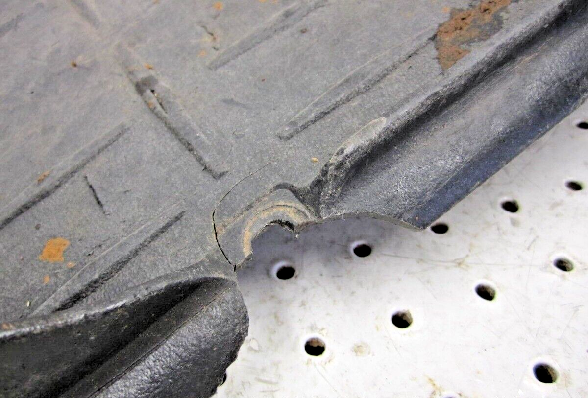2009 YAMAHA RHINO 450 FOOTREST 1 LH 5UG-F7411-12-00