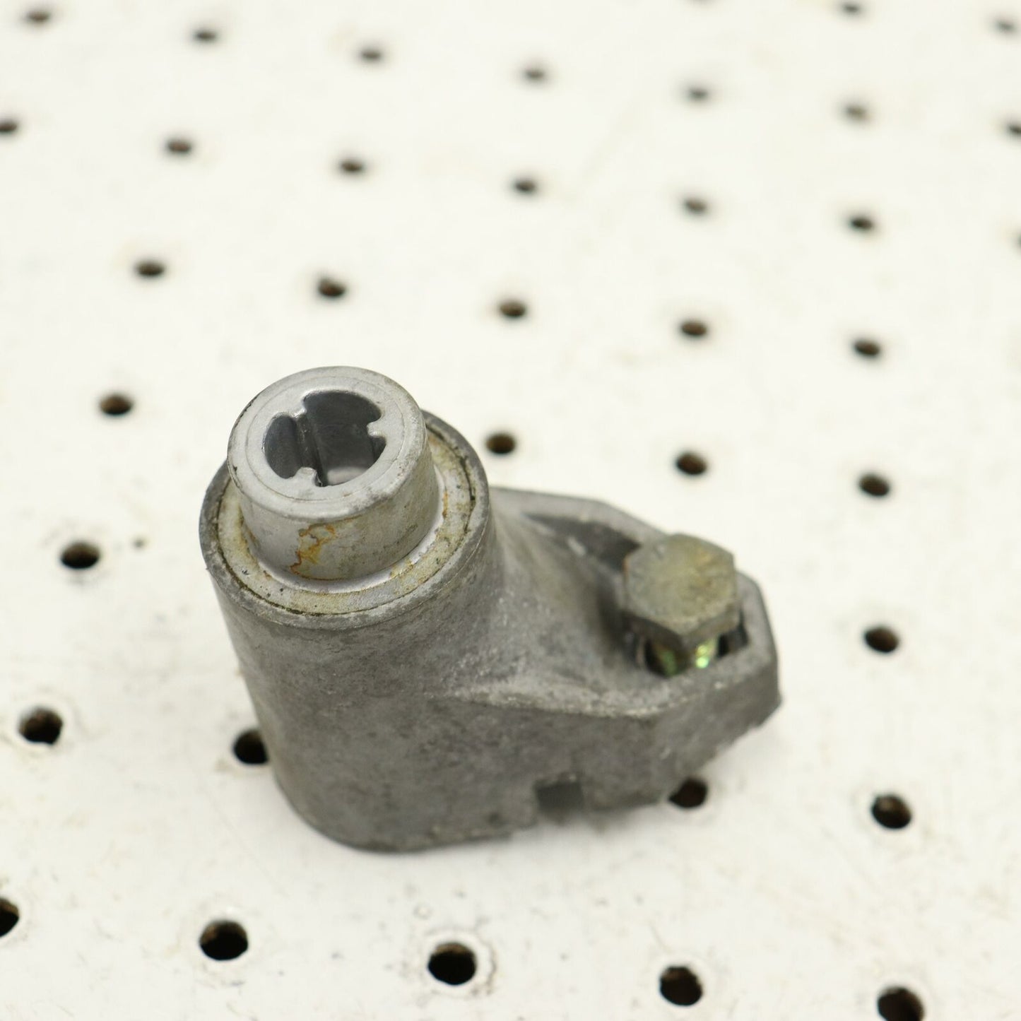 2007 POLARIS RMK 600 IDLER WHEEL MOUNT 5631446