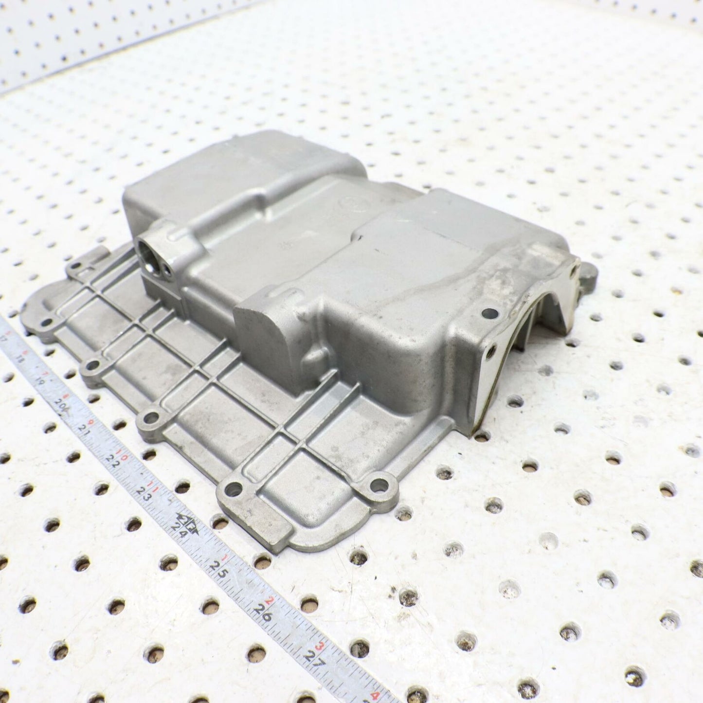 2006 POLARIS SWITCHBACK ENGINE MOTOR BOTTOM OIL PAN COVER DRY SUMP 0452985