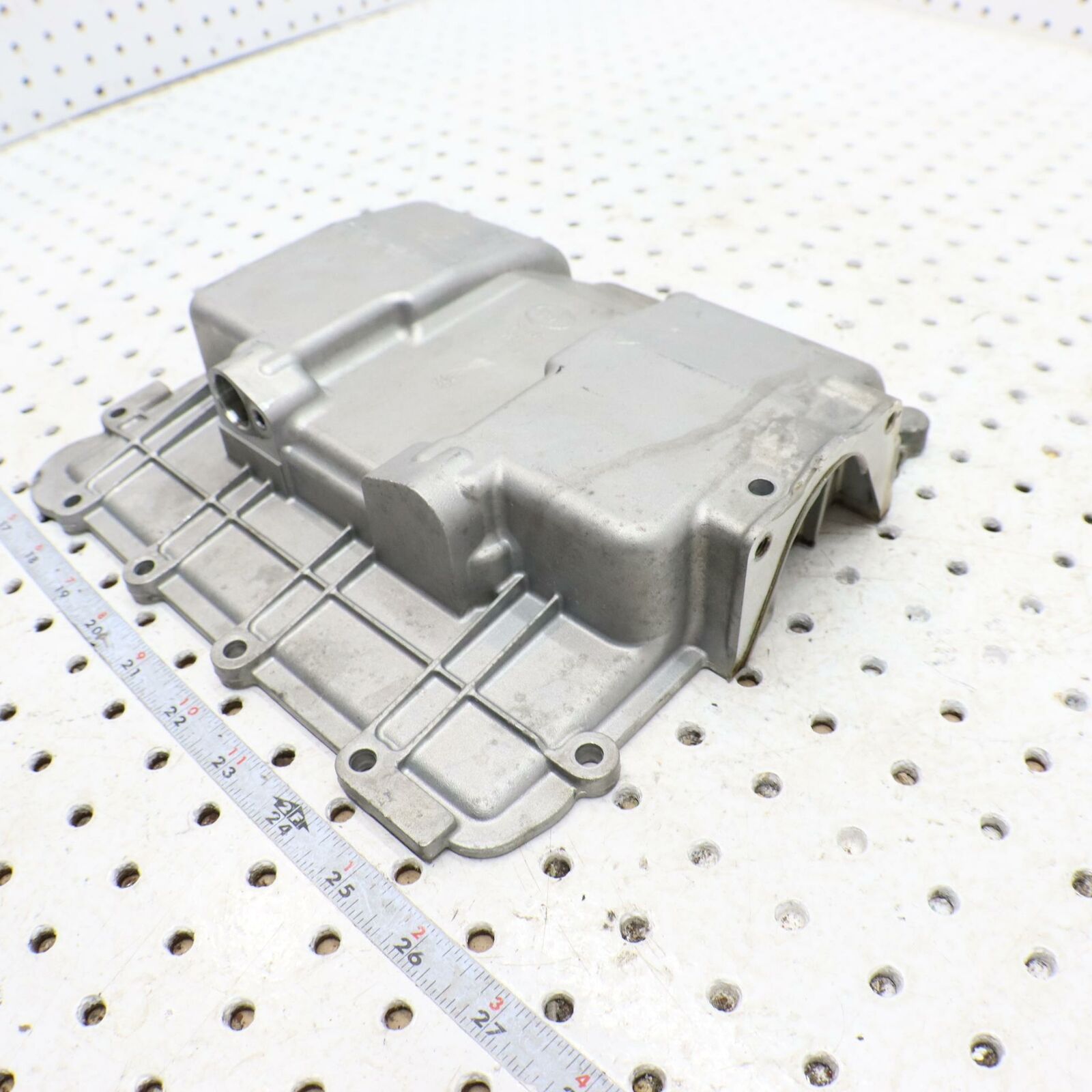 2006 POLARIS SWITCHBACK ENGINE MOTOR BOTTOM OIL PAN COVER DRY SUMP 0452985