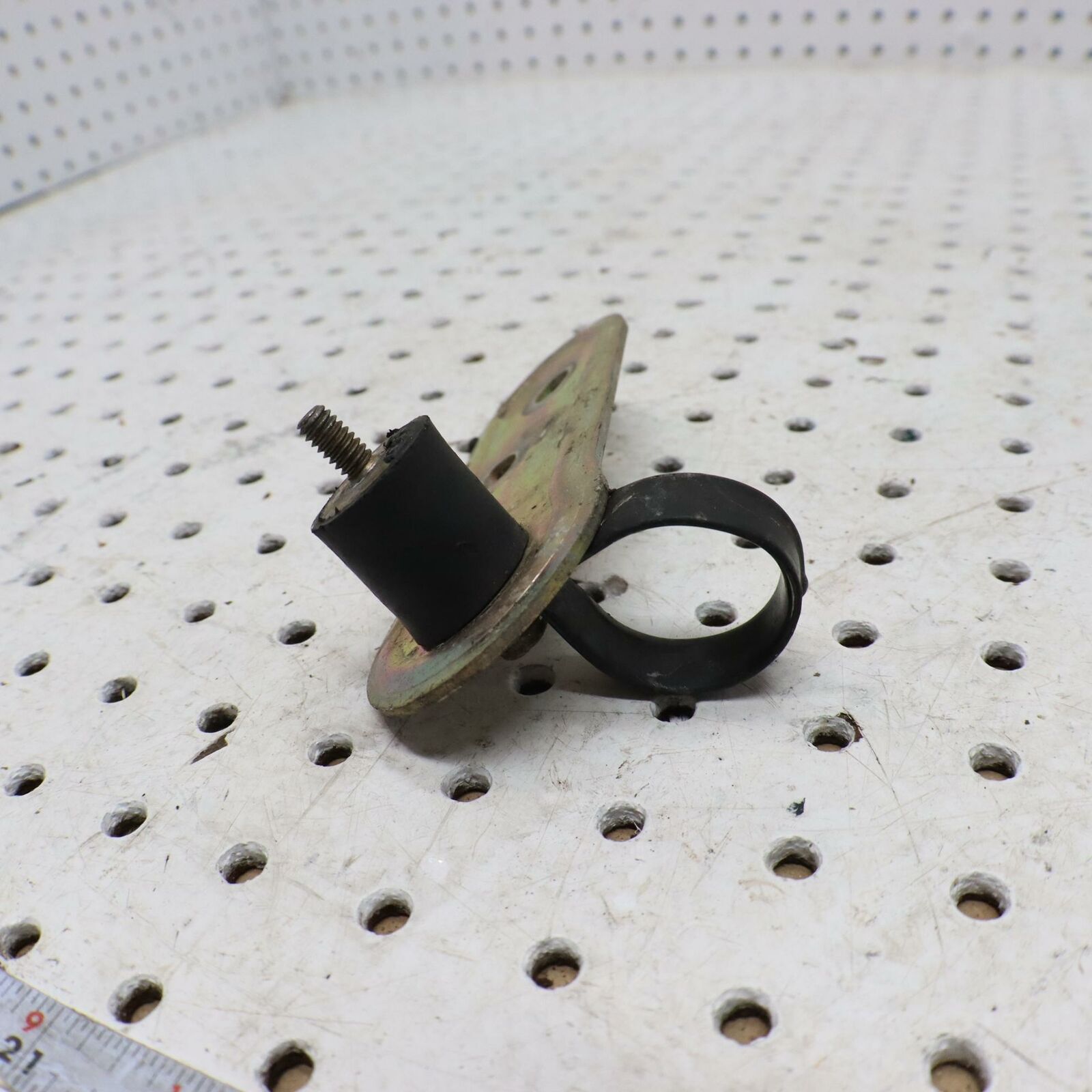 2006 POLARIS SWITCHBACK EXHAUST MOUNT RUBBER DAMPER ISOLATOR  5249148 3021398