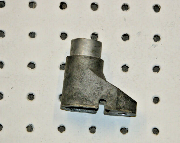 2002 POLARIS CLASSIC 500 E/R IDLER WHEEL MOUNT 5631065