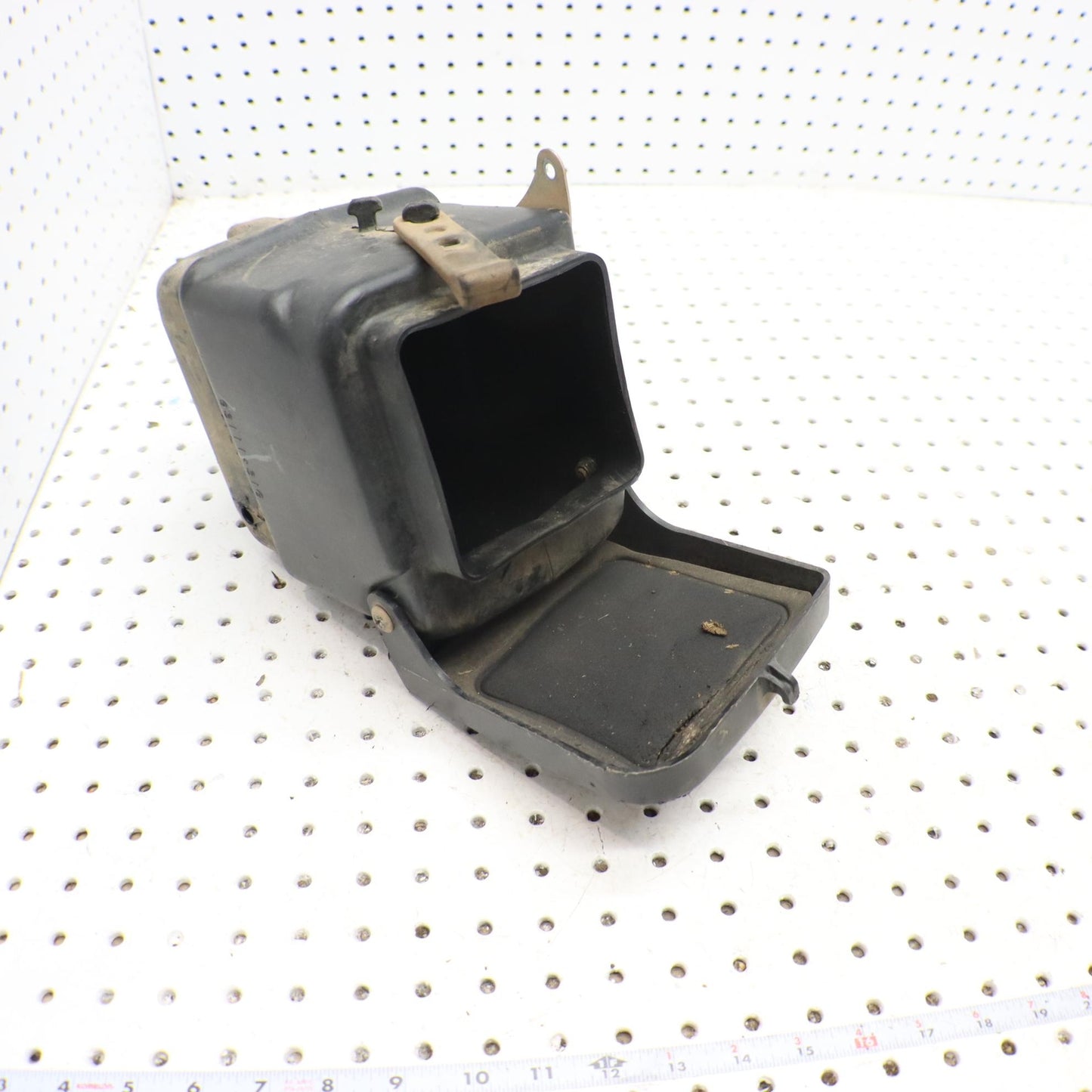 2016 SUZUKI KING QUAD 500 STORAGE BOX REAR 93100-31GA0; 93100-31GA2
