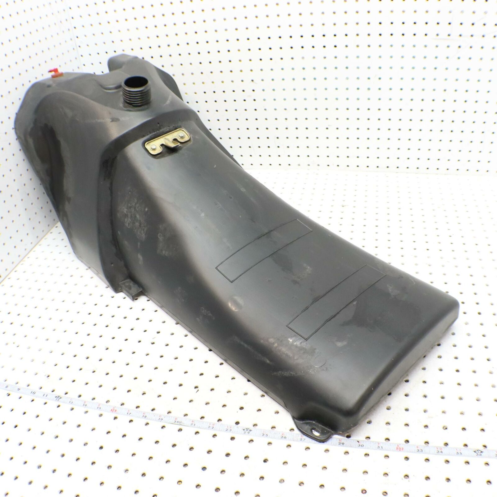 2006 POLARIS SWITCHBACK GAS TANK FUEL RESERVOIR 2520636; 2520640