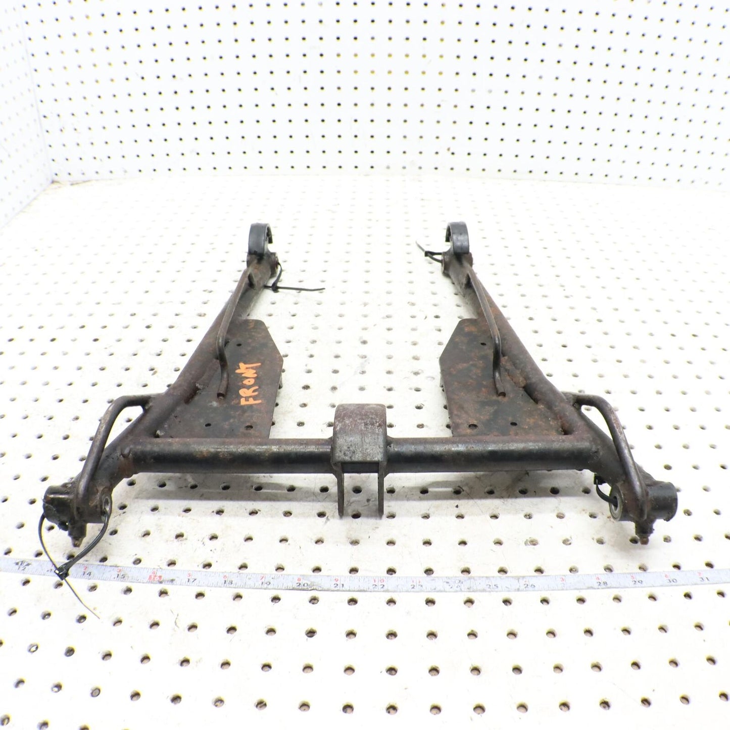2002 ARCTIC CAT ZR 600 REAR BACK SUSPENSION FRONT TORQUE PIVOT ARM 0704-623