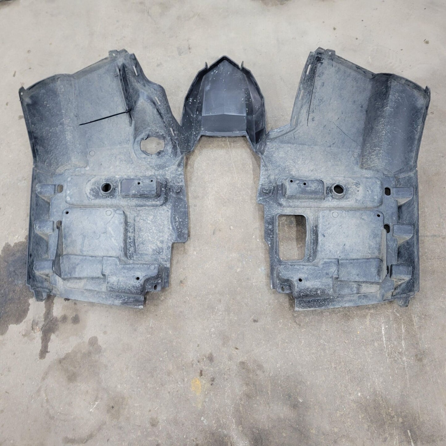 2009 POLARIS SPORTSMAN XP 850 FRONT FENDER 2633779-464