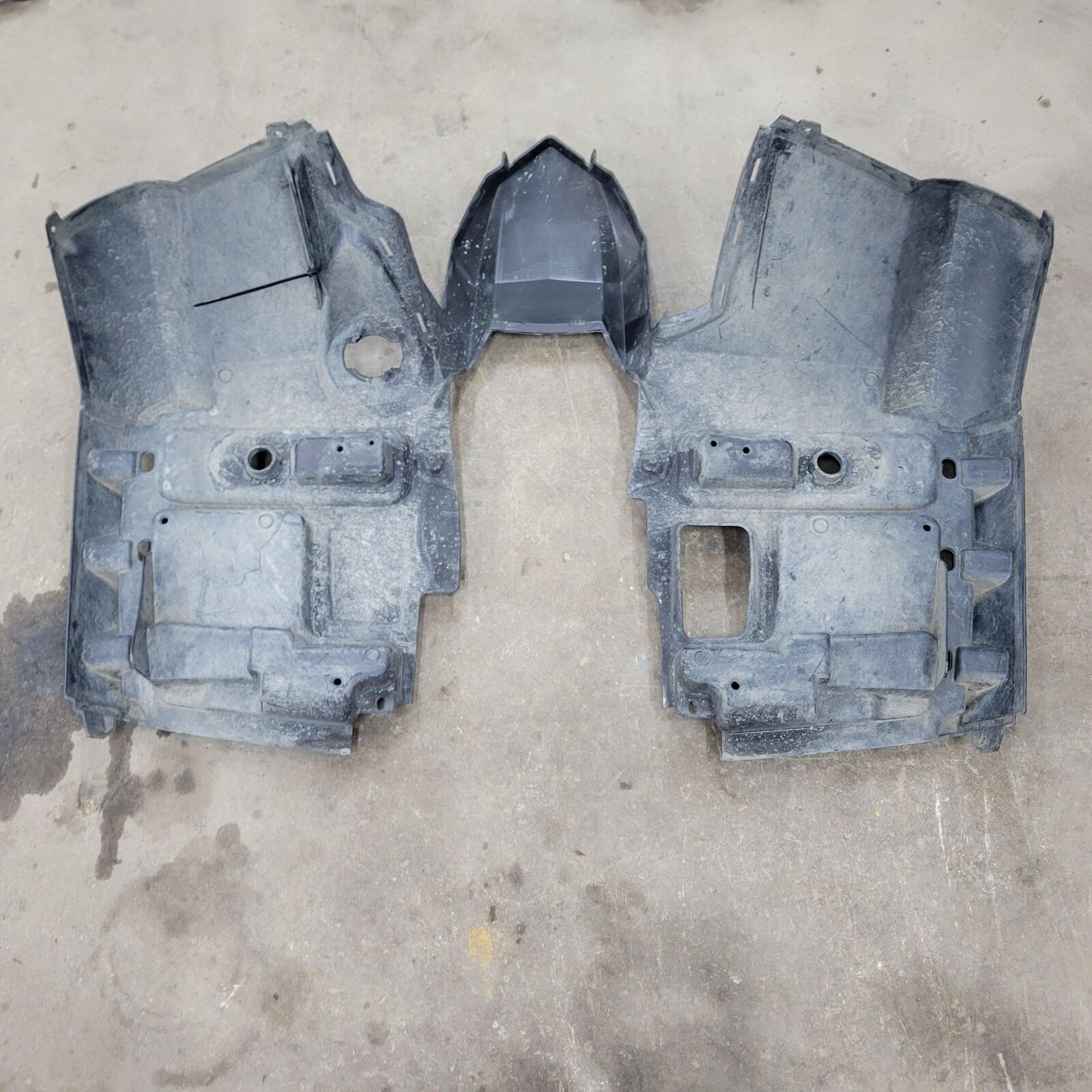 2009 POLARIS SPORTSMAN XP 850 FRONT FENDER 2633779-464