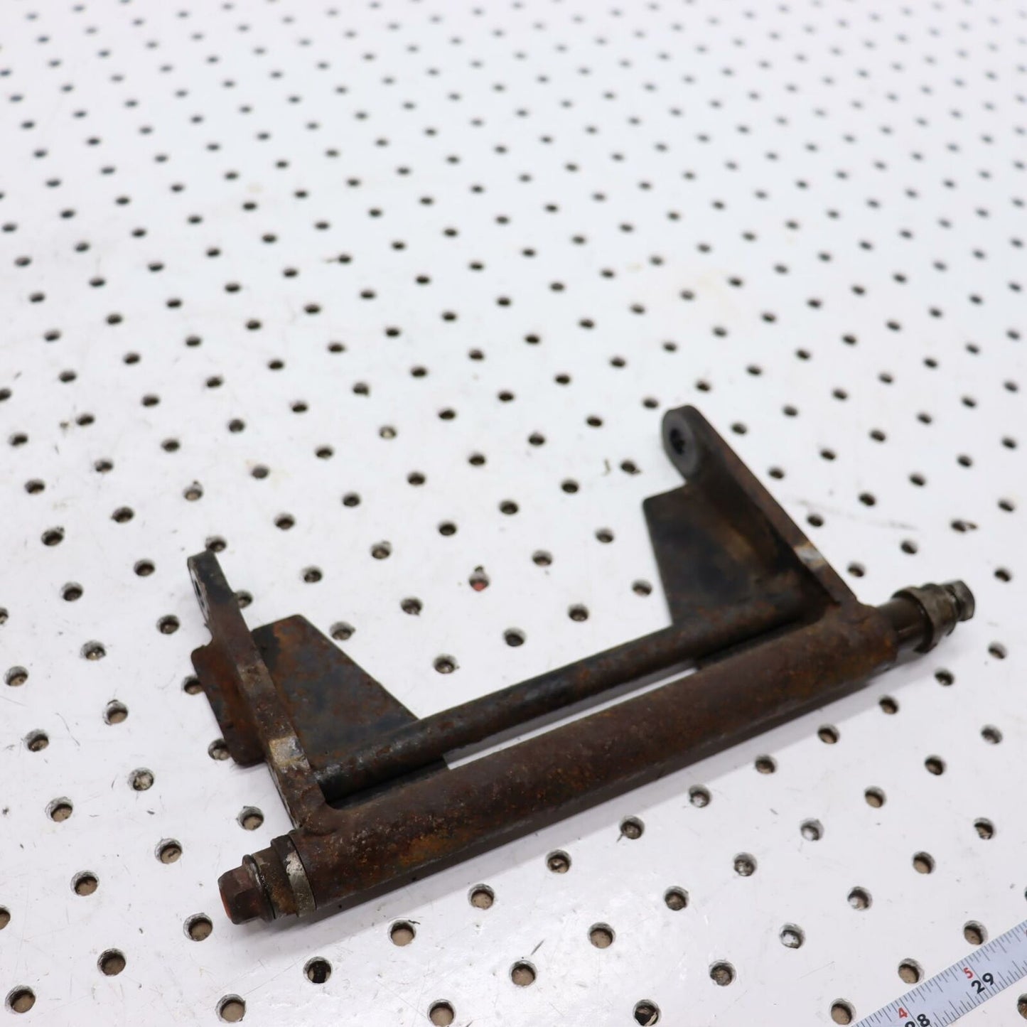 2007 ARCTIC CAT F6 REAR SUSPENSION FRONT PIVOT LINKAGE MOUNT BRACKET 1704-552