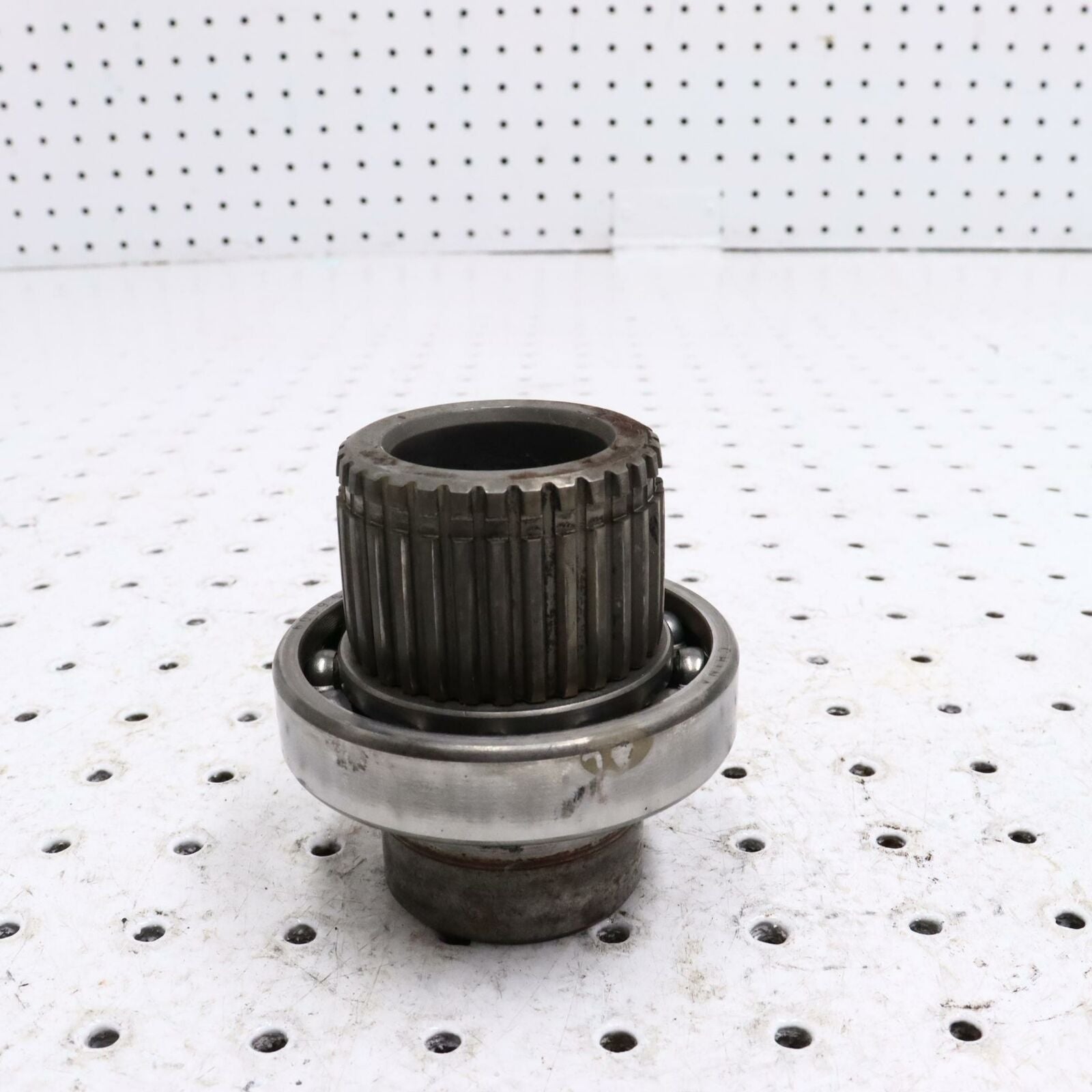 2006 POLARIS SWITCHBACK ASM-LOWER HUB CARRIER 1332306