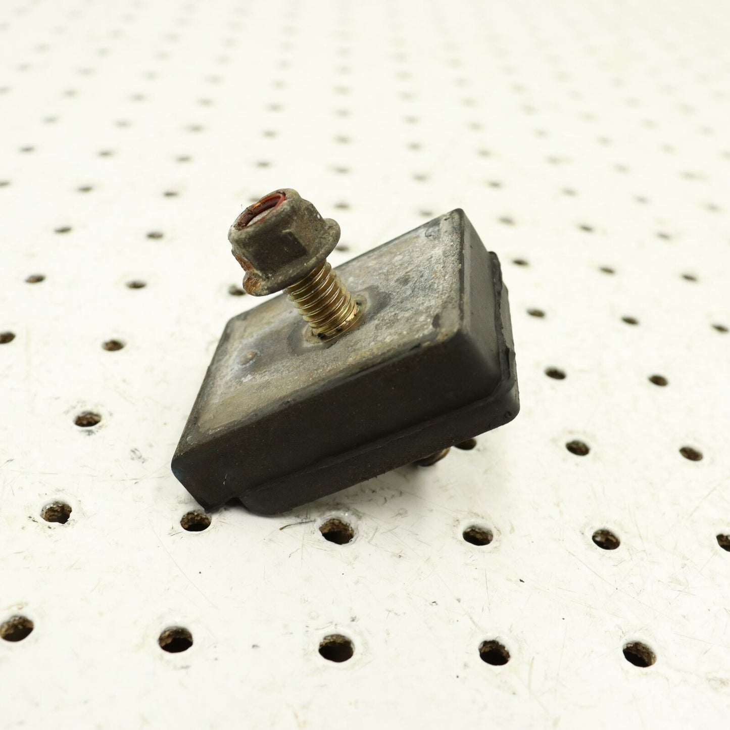 2007 POLARIS RMK 600 ENGINE MOUNT RUBBER 3021206