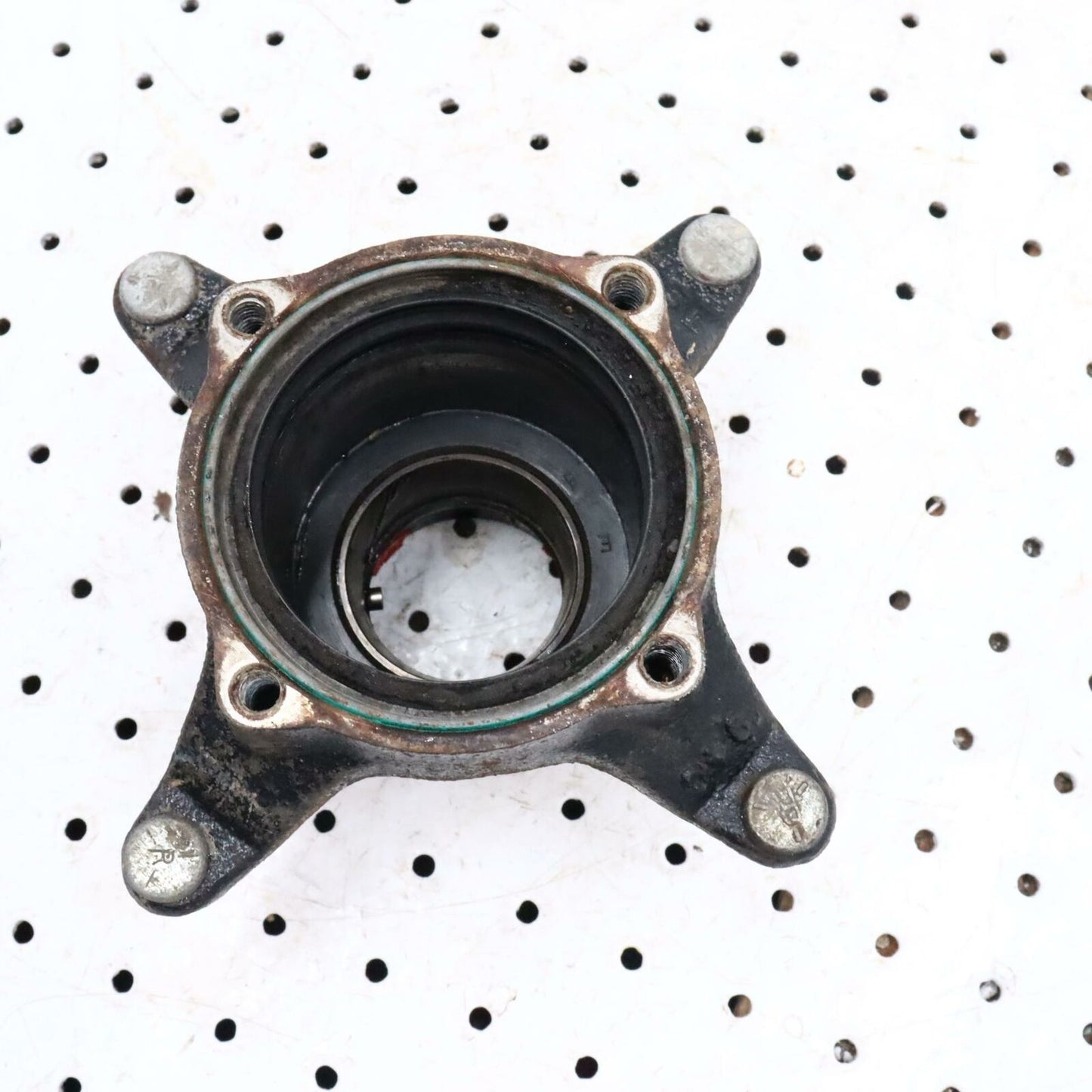 1995 POLARIS XPLORER 400 FRONT WHEEL LEFT HUB 1520182