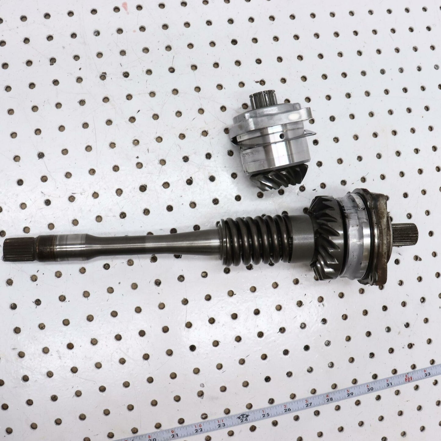 2004 ARCTIC CAT 650 OUTPUT DRIVE SHAFT BEVEL GEARS 3201-113; 3201-218; 3201-217