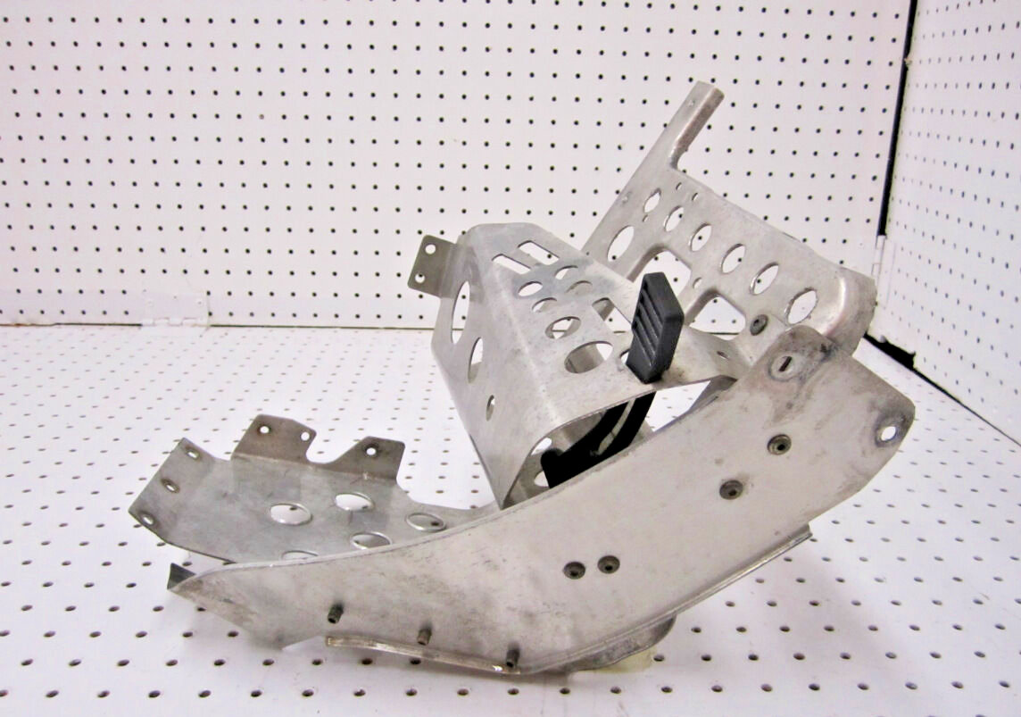 2002 POLARIS 800 RMK 144 FOOTREST RIGHT 5242740