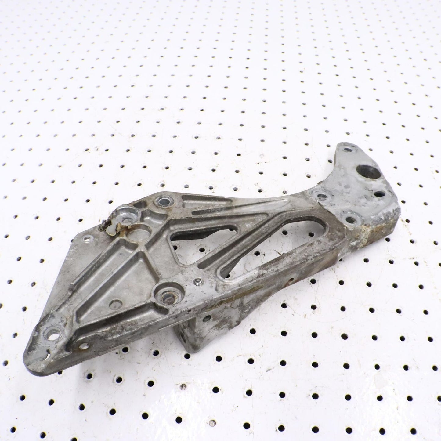 2014 POLARIS PRO RMK 800 BRACE, LOWER, RIGHT, MACHINED 5138693