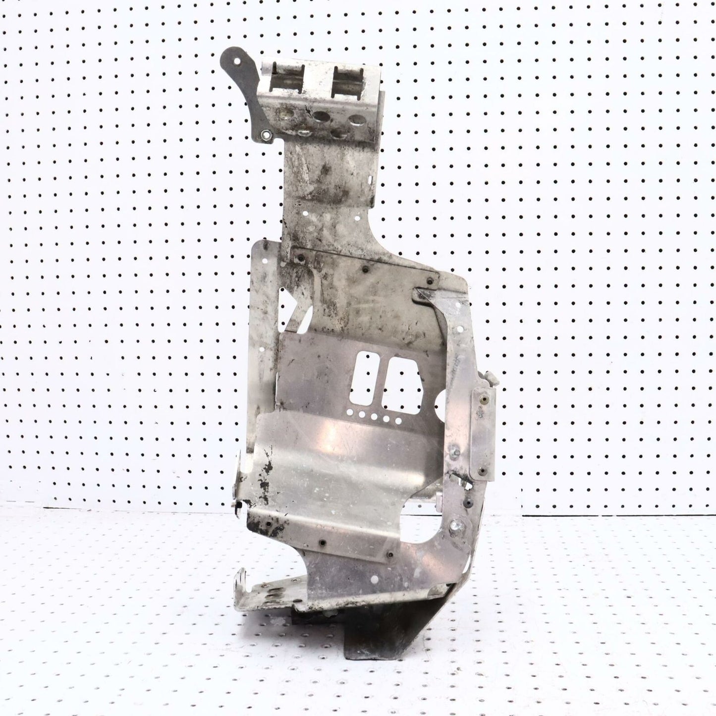 2006 POLARIS CLASSIC 700 LEFT FRONT FOOT HOLDER REST STAY FOOTREST WELL 1015301