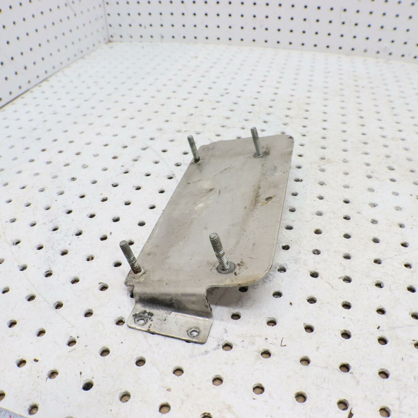 2006 POLARIS SWITCHBACK ASM BRKT OIL COOLER 1015467