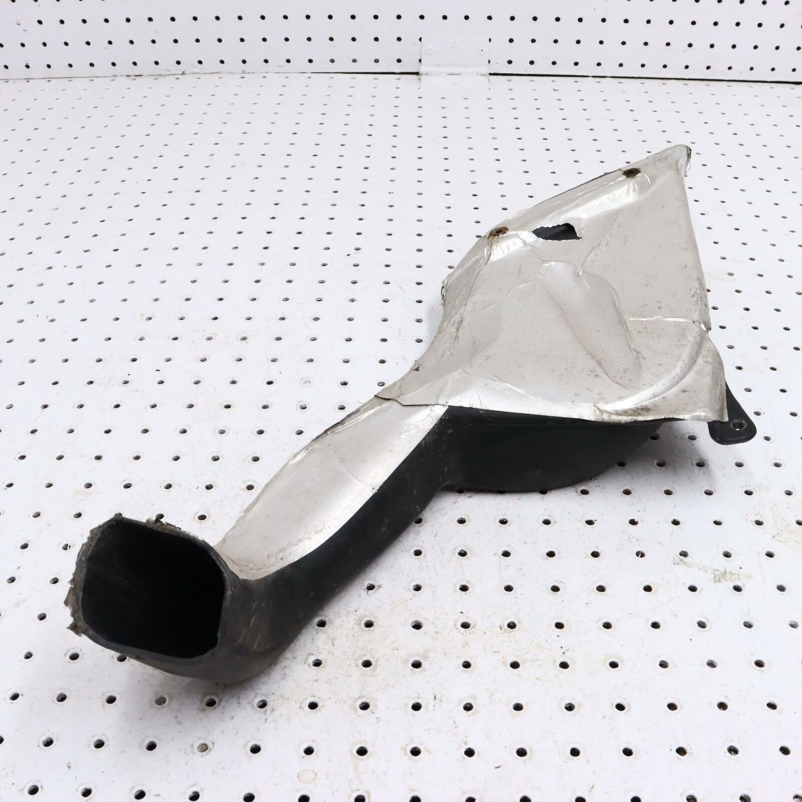 2006 POLARIS FUSION 700 AIR INTAKE BRAKE COOLER DUCT VENT 2633222