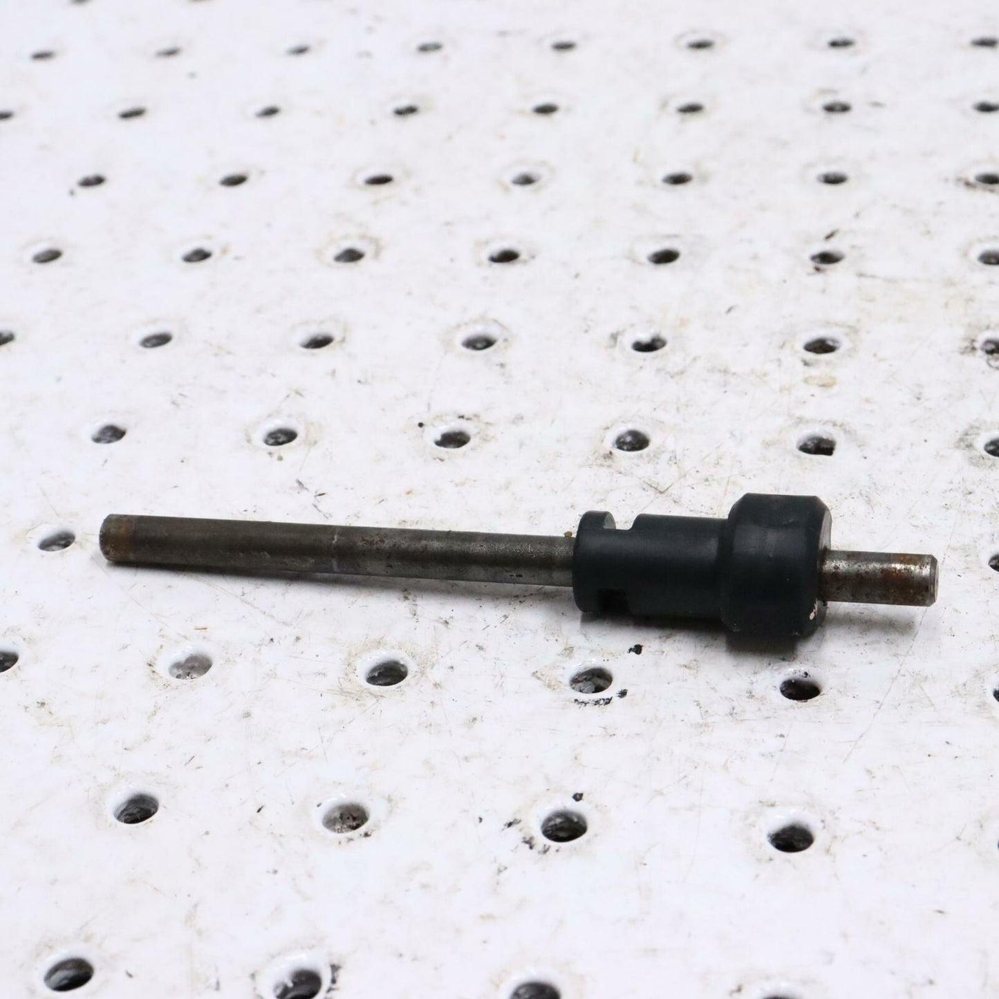 2006 POLARIS SWITCHBACK CHAIN CASE REVERSE SHIFT FORK SHAFT RAIL 5134327