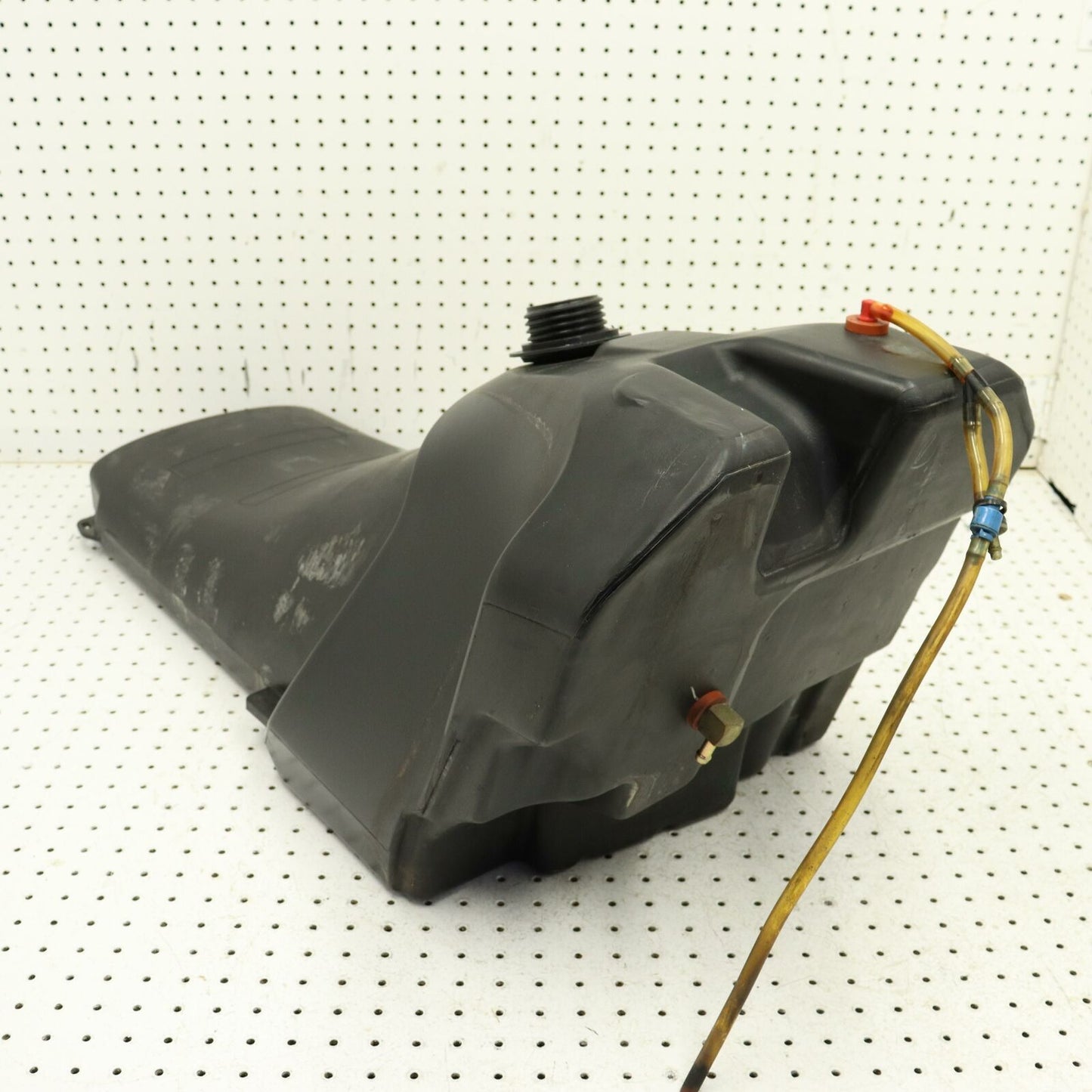 2007 POLARIS RMK 600 GAS TANK FUEL RESERVOIR 2520616