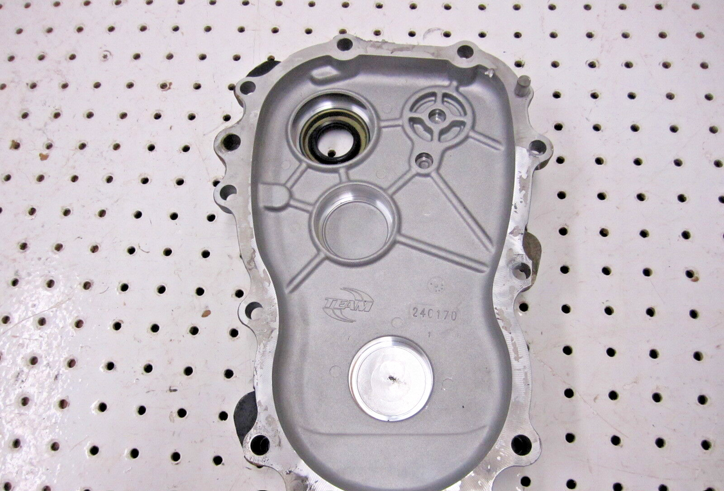 2004 SPORTSMAN 700 EFI 4X4 INPUT SHAFT COVER 3234127 1341470