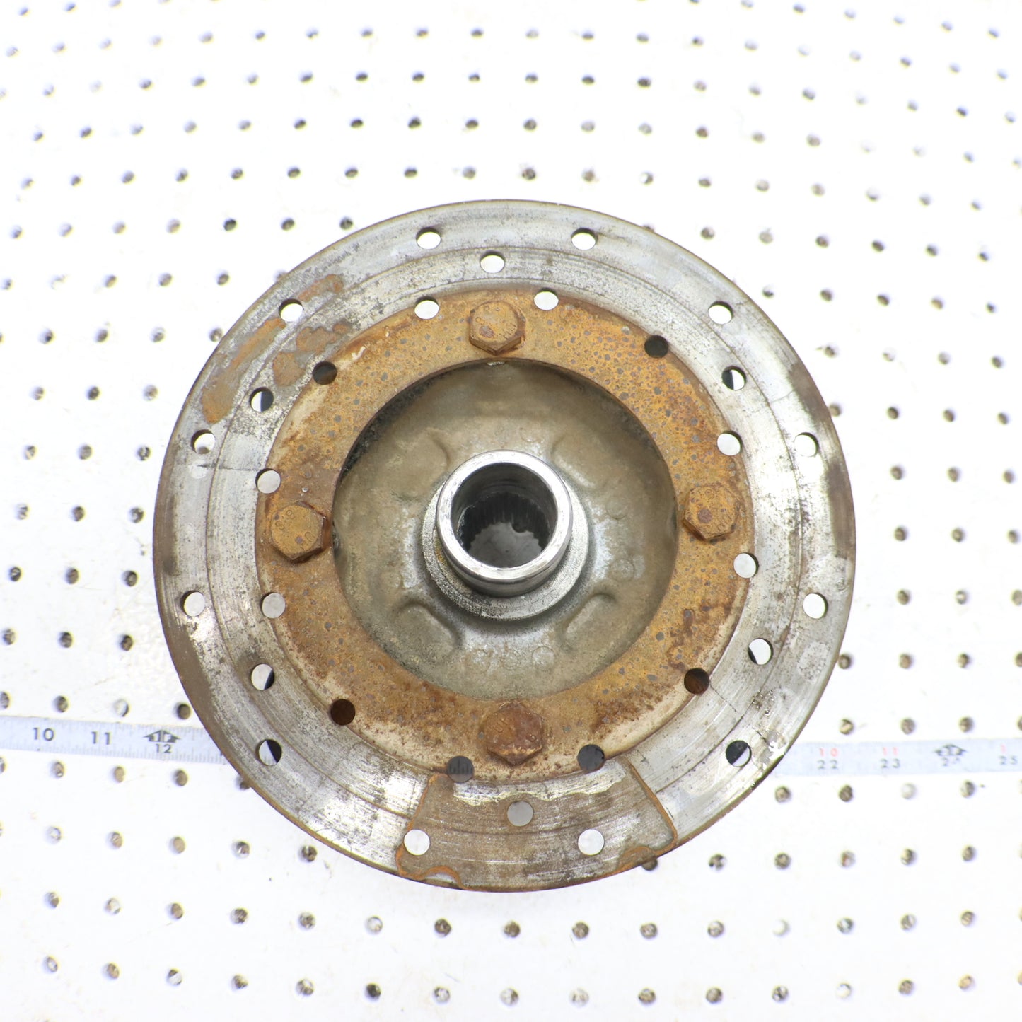 2013 Polaris Ranger Xp 900 Wheel Hub REAR 5137431-067 ; 5142964-067