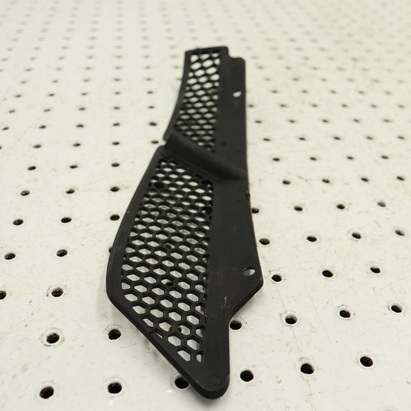 2007 POLARIS RMK 600 HOOD VENT SCREEN 5435848-070