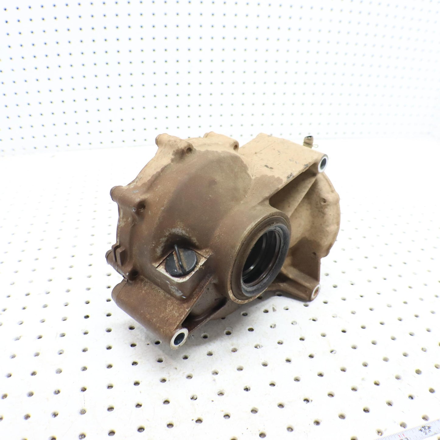 2016 SUZUKI KING QUAD 500 REAR GEARCASE FINAL DRIVE 27410-31G50 DAMAGED