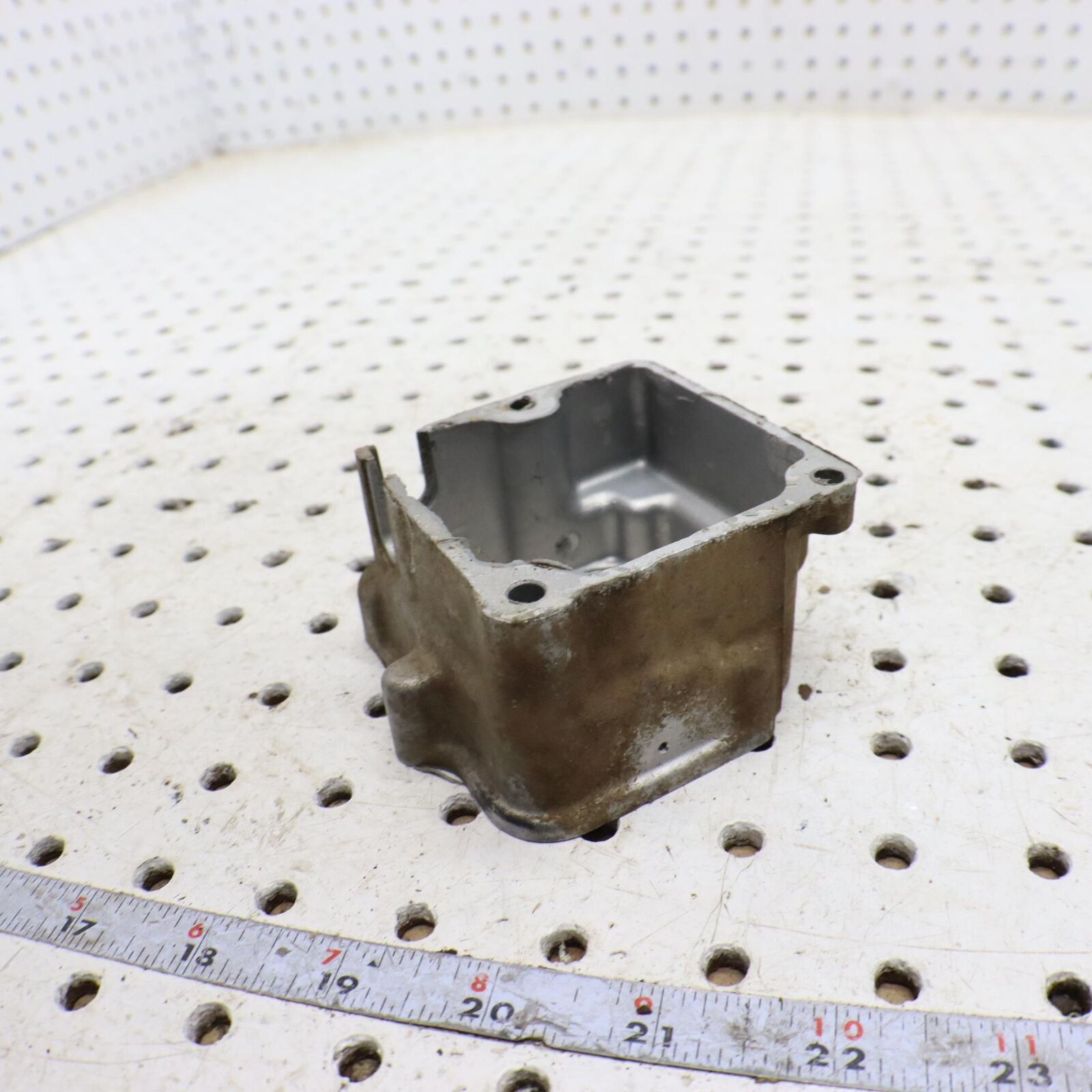 1998 POLARIS XPLORER 400L OIL PUMP HOUSING  3085520