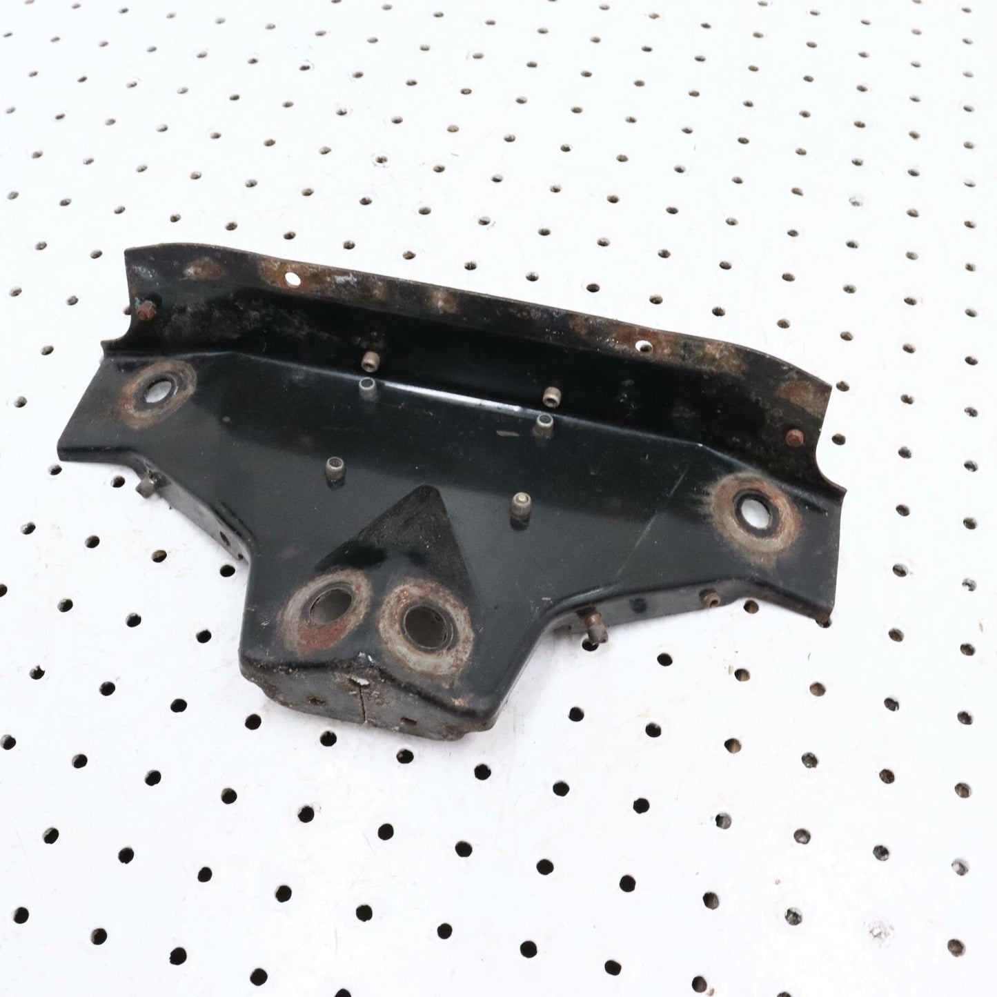 POLARIS RADIUS ROD MOUNT BRKT, RAD. ROD SUPPORT, BLK 5244049-067