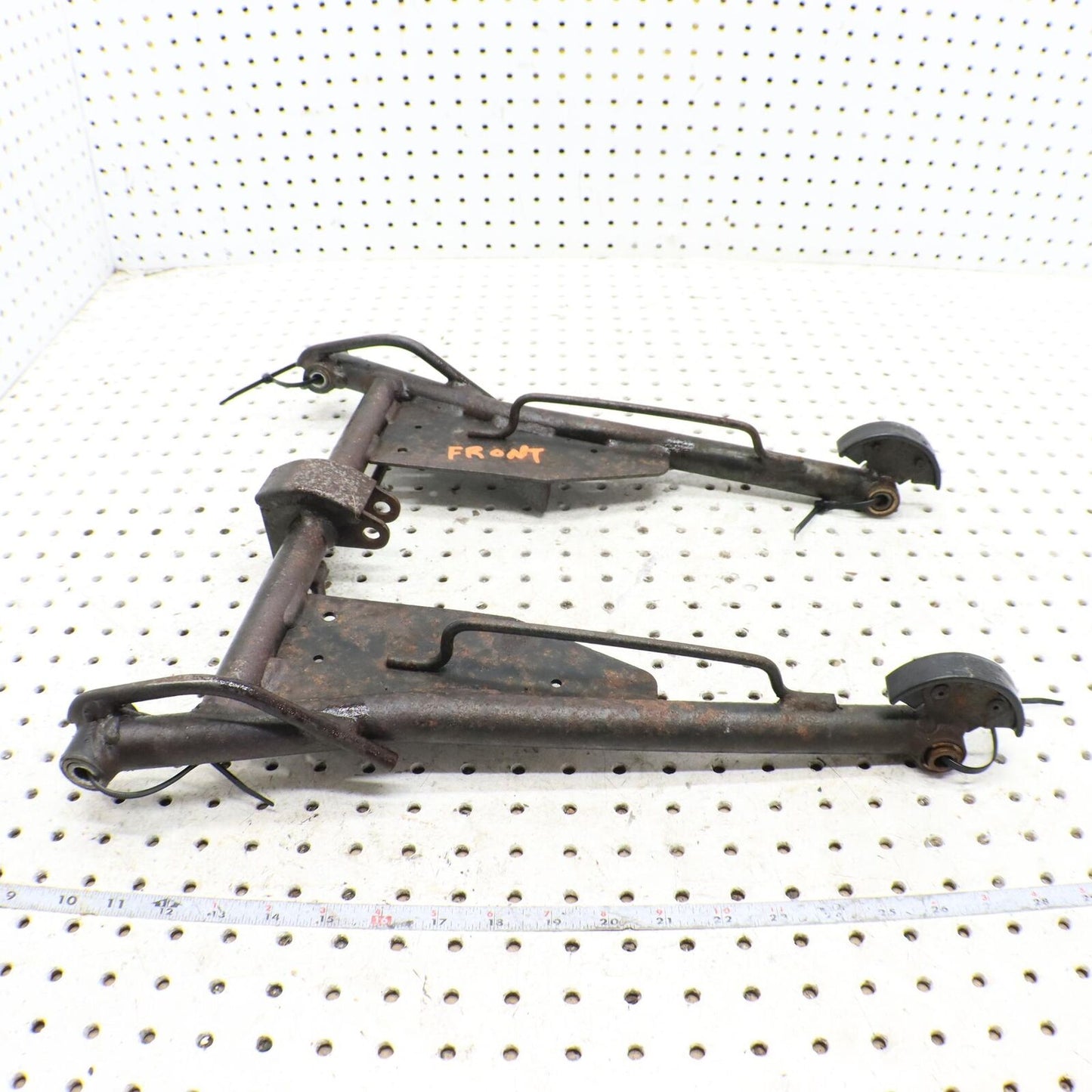 2002 ARCTIC CAT ZR 600 REAR BACK SUSPENSION FRONT TORQUE PIVOT ARM 0704-623